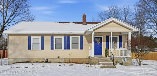 6080 Northrup Dr, Waterford Twp, MI, 48329-1430 | Card Image