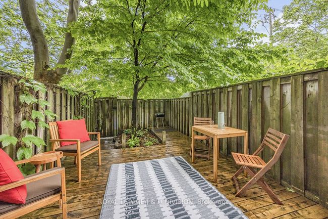17 - 123 Strathcona Ave, Condo with 2 bedrooms, 1 bathrooms and 1 parking in Toronto ON | Image 16