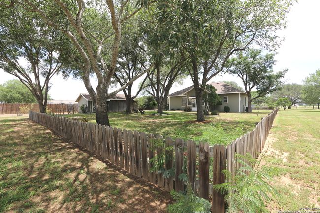 6359 Cooksey Rd, House other with 3 bedrooms, 2 bathrooms and null parking in Adkins TX | Image 14