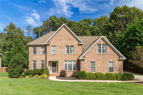 8916 Grove Park Dr, Oak Ridge, NC, 27310-9100 | Card Image