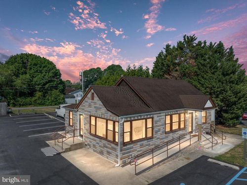 484 N Dupont Hwy, DOVER, DE, 19901-3906 | Card Image