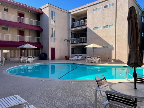 207-4487 Colbath Ave, Sherman Oaks, CA, 91423-3500 | Card Image