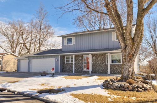 820 Summer Meadows Ct, Perry, IA, 50220-2420 | Card Image