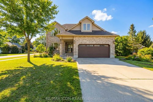 227 William St E, Parkhill, ON, N0M2K0 | Card Image