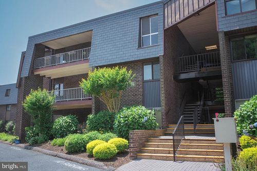 16-5-16 Stonehenge Cir, PIKESVILLE, MD, 21208-3240 | Card Image