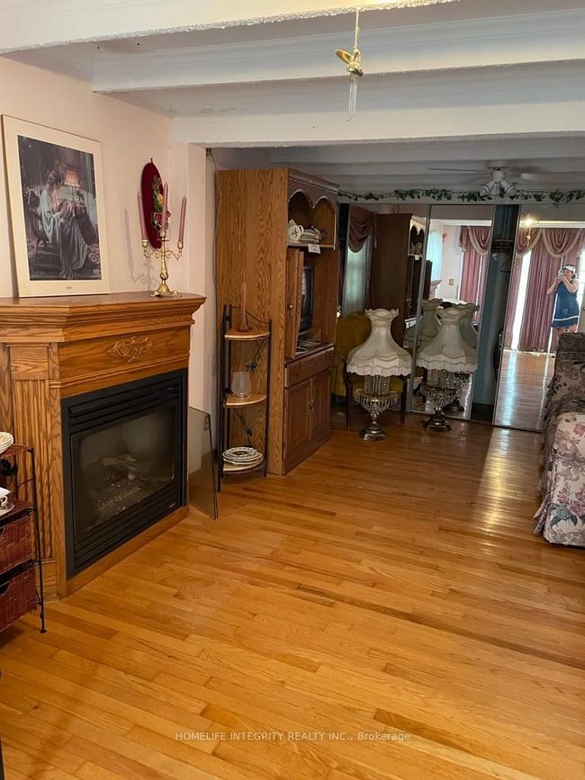 2434 County Rd 15, House other with 5 bedrooms, 2 bathrooms and 9 parking in Picton ON | Image 21
