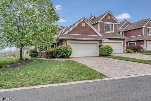 18 Kelburn Ct, Hamburg, NJ, 07419-3202 | Card Image