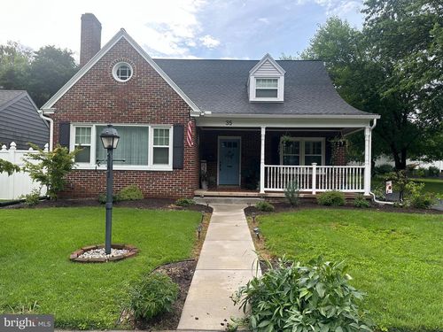 35 Linden Ave, ELIZABETHTOWN, PA, 17022-1508 | Card Image