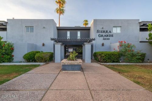 32-3230 E Pinchot Ave, Phoenix, AZ, 85018-6862 | Card Image