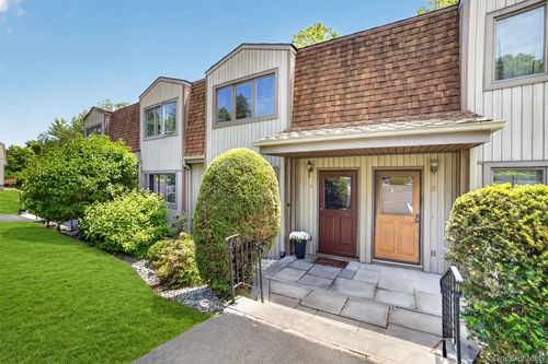 9 Maple Crest Dr, Peekskill, NY, 10566-2519 | Card Image