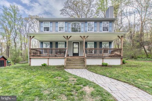 1070 State Rd, COOPERSBURG, PA, 18036-9005 | Card Image