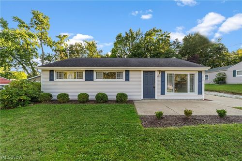 1744 Westwood Drive, Twinsburg, OH, 44087 | Card Image