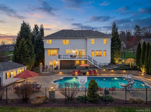 196 Country Club Rd, East Fishkill, NY, 12533-6284 | Card Image