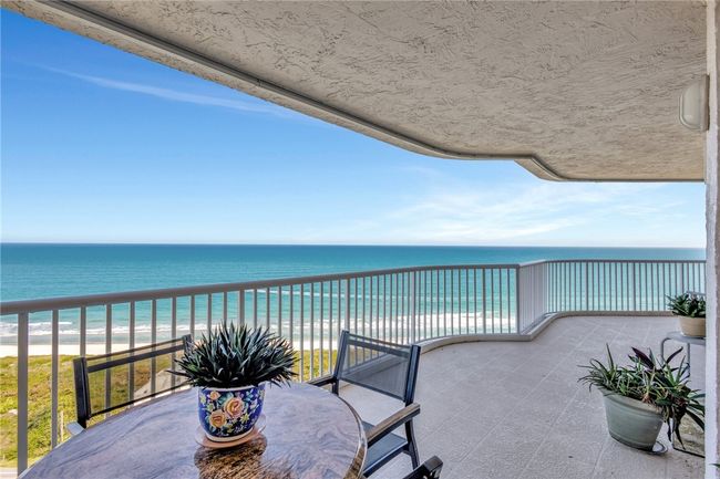 APT-2-3 - 5051 N Highway A1a, House attached with 4 bedrooms, 4 bathrooms and null parking in Hutchinson Island FL | Image 12