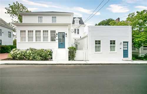 12 Poplar St, Newport, RI, 02840-2531 | Card Image