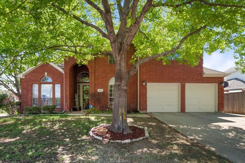 7700 Buccaneer Cir, Arlington, TX, 76016-5324 | Card Image