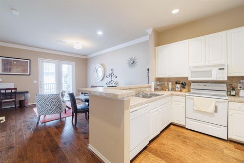 apt-144-2400 Mccue Rd, Houston, TX, 77056-5120 | Card Image