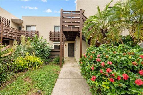 137 Pinebrook Dr, FORT MYERS, FL, 33907-5988 | Card Image