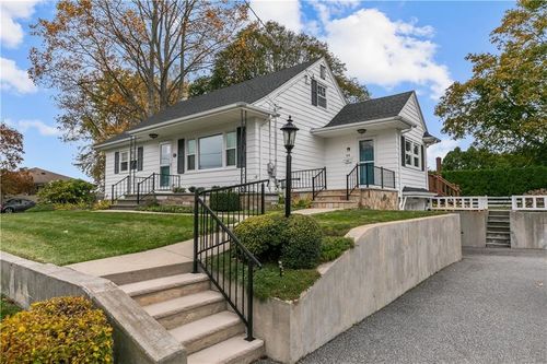 64 Kenyon Rd, Tiverton, RI, 02878-1620 | Card Image