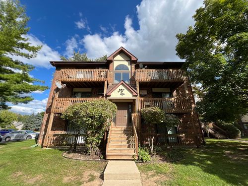 apt-12-431 Berkshire Dr, Crystal Lake, IL, 60014-2805 | Card Image