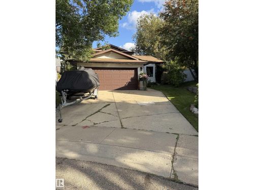 5 Chelsea Manor, Sherwood Park, AB, T8H1E2 | Card Image