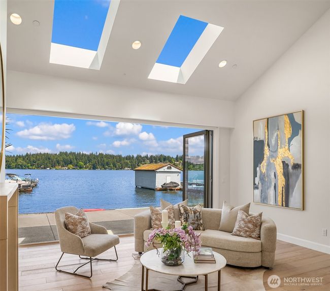 8620 N Mercer Way, House other with 5 bedrooms, 5 bathrooms and 3 parking in Mercer Island WA | Image 7