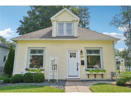 209 8th Ave N, Hopkins, MN, 55343-7314 | Card Image