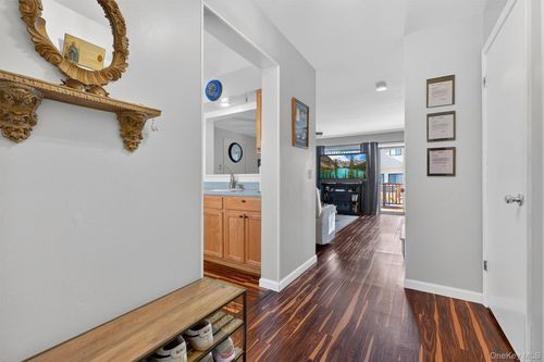 5307 Chelsea Cv N, Hopewell Junction, NY, 12533-7104 | Card Image