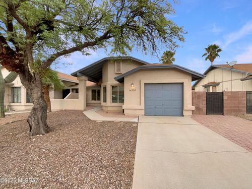 3960 S Cedarwood Way, Tucson, AZ, 85730-4436 | Card Image