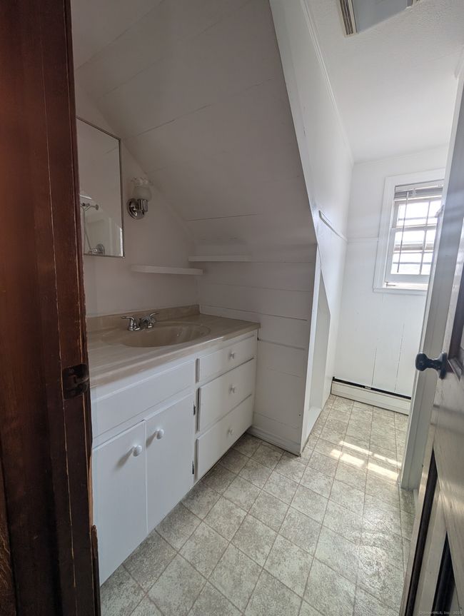 APT-3 - 73 Park Ave, Home with 2 bedrooms, 1 bathrooms and 2 parking in Enfield CT | Image 11