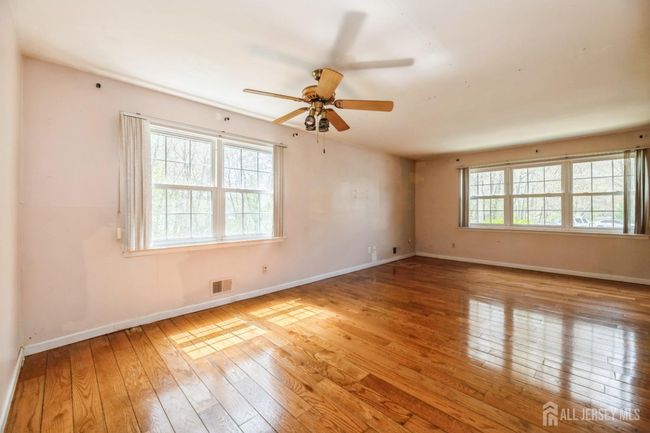 44 Townsend Dr, Townhouse with 3 bedrooms, 3 bathrooms and null parking in Matawan NJ | Image 8