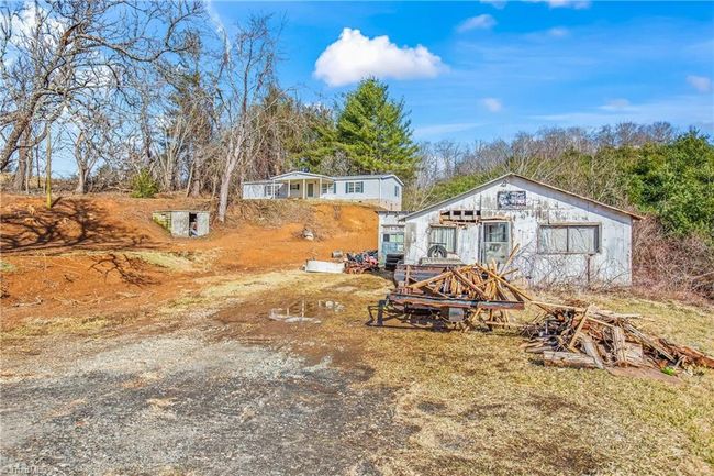 195 Old Barrett Rd, House other with 2 bedrooms, 2 bathrooms and null parking in Ennice NC | Image 14