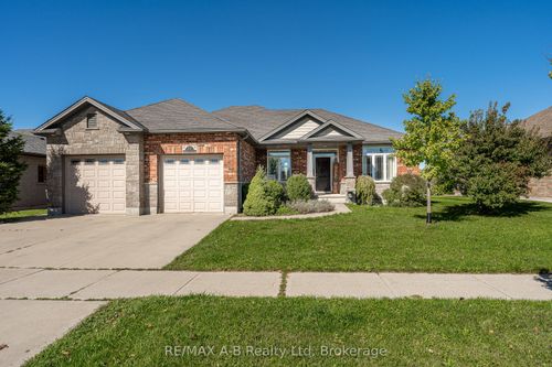 {{alt}} | Card Image