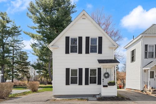 197 Woodlawn St, Clinton, MA, 01510-1831 | Card Image