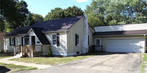 35 Shannon St, Bath, NY, 14810-1242 | Card Image