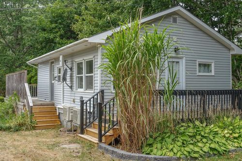 17 Pleasant St, Canning, NS, B0P1H0 | Card Image