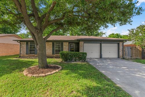 6032 Highcrest Dr, Watauga, TX, 76148-2029 | Card Image