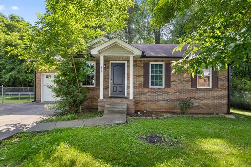 423 Donna Dr, Clarksville, TN, 37042-6069 | Card Image