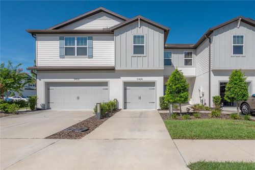 31428 Amberview Bnd, WESLEY CHAPEL, FL, 33545-4521 | Card Image