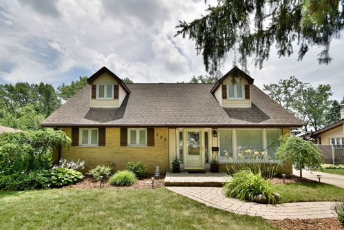 220 Park Ave, Bloomingdale, IL, 60108-1152 | Card Image