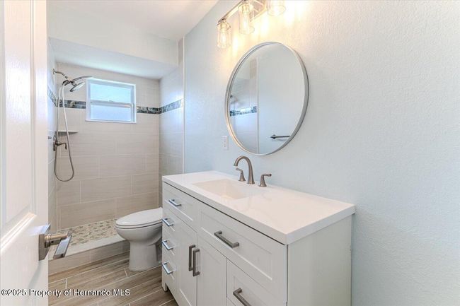 Guest Bathroom | Image 32