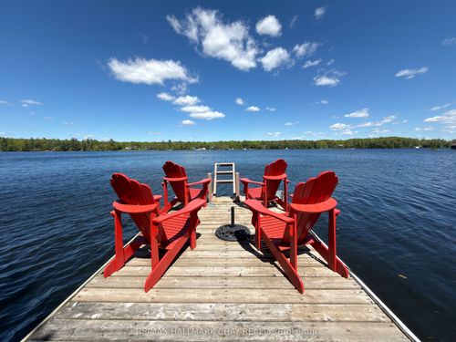 137 Pickerel Point Rd, Port Severn, ON, L0K1S0 | Card Image