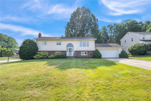 5669 Marble Ln, Willoughby, OH, 44094-3023 | Card Image