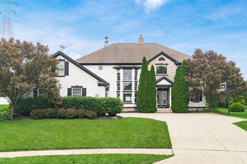 204 Oakwood Ct, Westerville, OH, 43081-1995 | Card Image