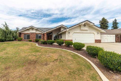 7608 Darrin Avenue, Bakersfield, CA, 93308 | Card Image