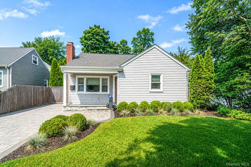 170 Seville Blvd, Sayville, NY, 11782-2115 | Card Image