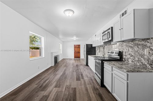 b-201 S Biscayne River Dr, Miami, FL, 33169-6654 | Card Image