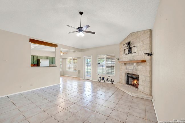 1314 Acorn Rd, House other with 3 bedrooms, 2 bathrooms and null parking in Hondo TX | Image 7