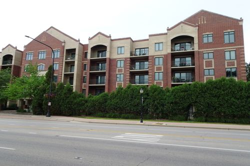 313-5 W Central Road, Mount Prospect, IL, 60056 | Card Image