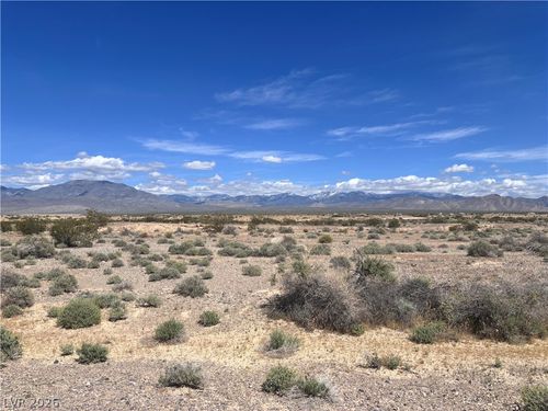661 N Emery St, Pahrump, NV, 89060 | Card Image